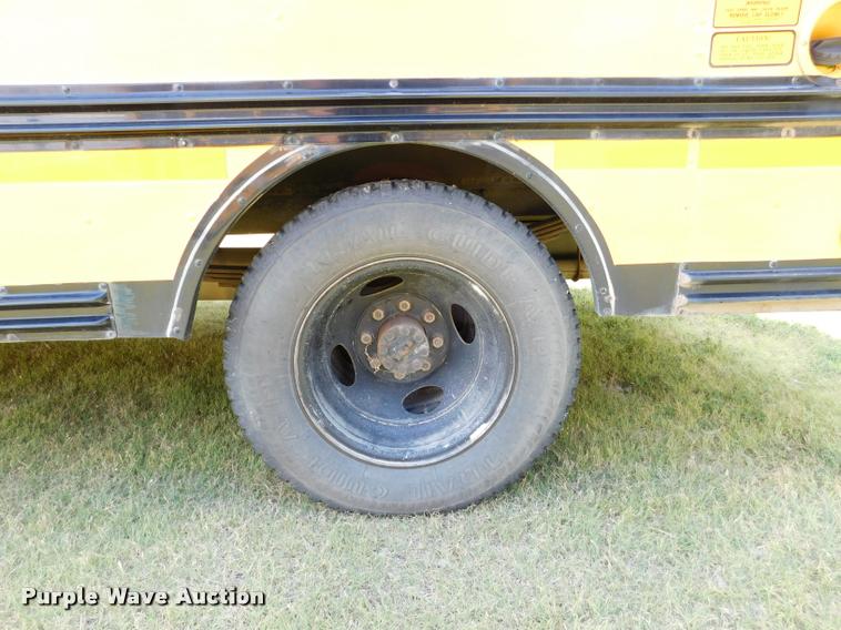 image for item DB9419 1996 Chevrolet G30 Blue Bird school bus