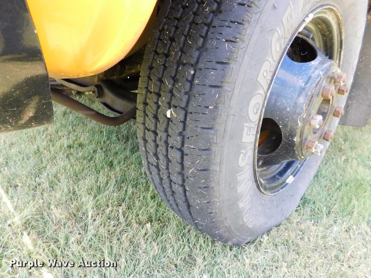 image for item DB9419 1996 Chevrolet G30 Blue Bird school bus