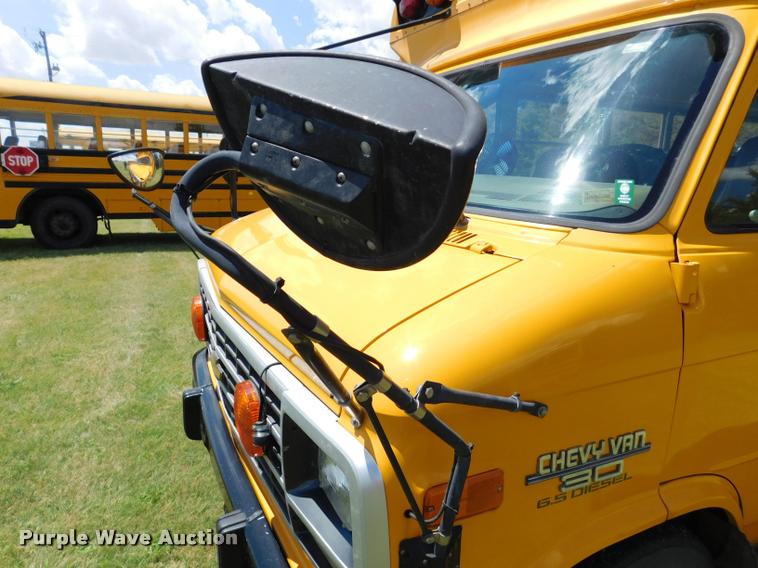 image for item DB9419 1996 Chevrolet G30 Blue Bird school bus