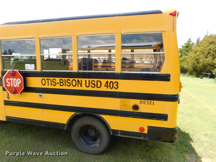 image for item DB9419 1996 Chevrolet G30 Blue Bird school bus