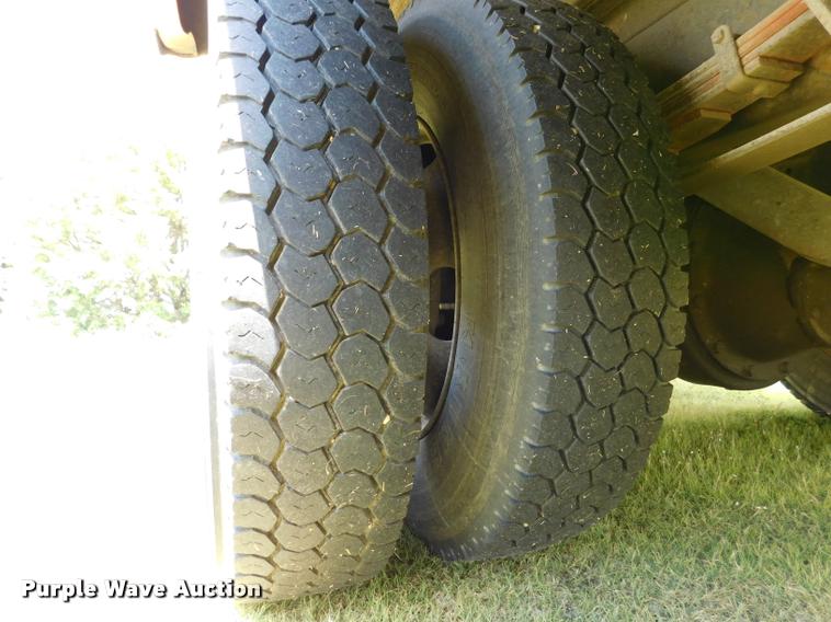 image for item DB9420 1992 Blue Bird TC2000 school bus