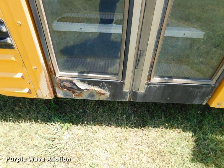 image for item DB9421 1996 Chevrolet B7 Blue Bird school bus