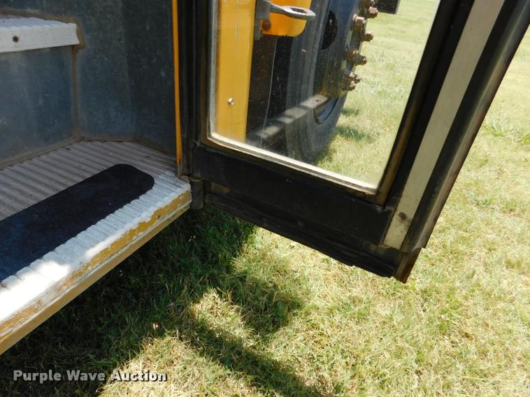 image for item DB9421 1996 Chevrolet B7 Blue Bird school bus