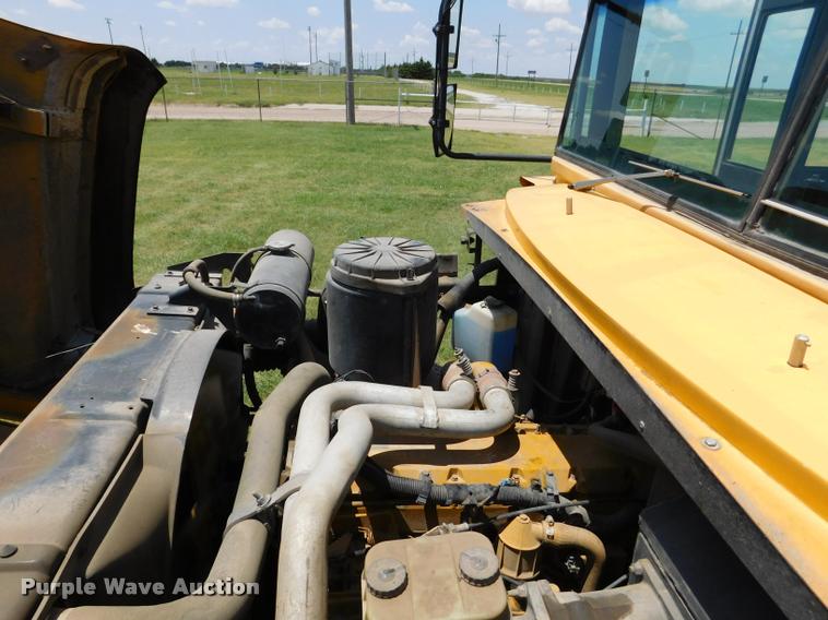 image for item DB9421 1996 Chevrolet B7 Blue Bird school bus