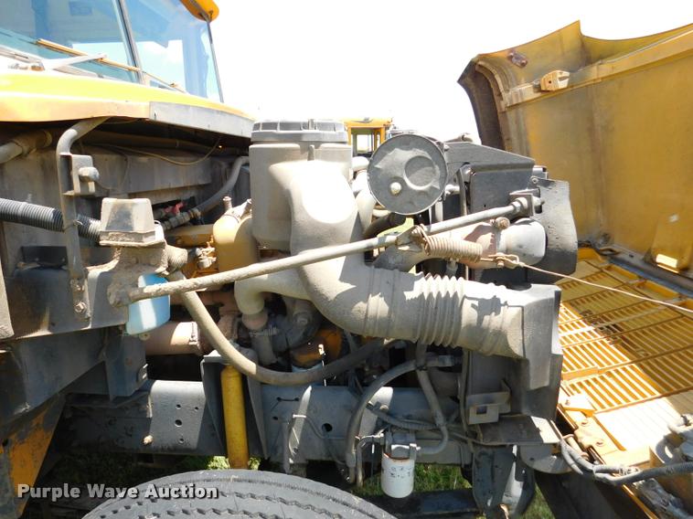 image for item DB9421 1996 Chevrolet B7 Blue Bird school bus