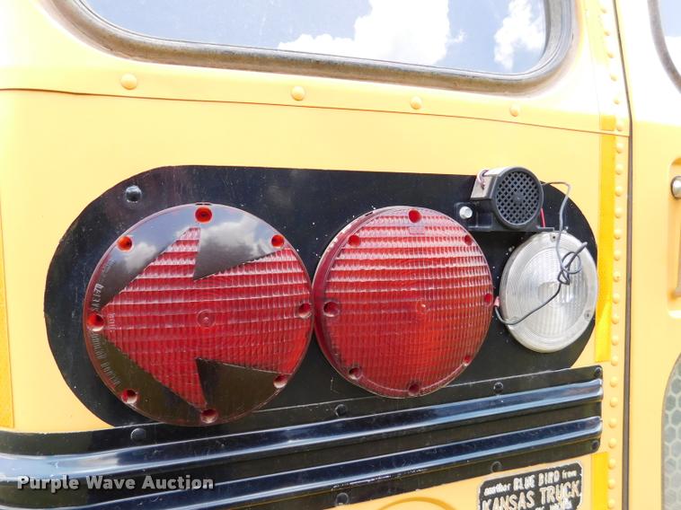 image for item DB9421 1996 Chevrolet B7 Blue Bird school bus