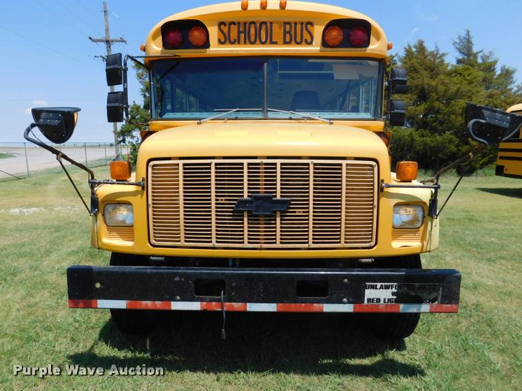 image for item DB9422 2002 Chevrolet B7 Blue Bird school bus