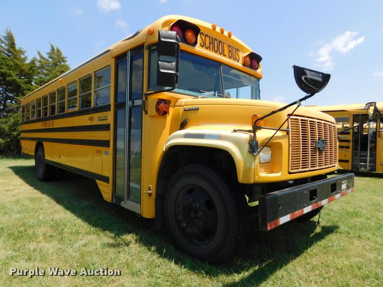 image for item DB9422 2002 Chevrolet B7 Blue Bird school bus