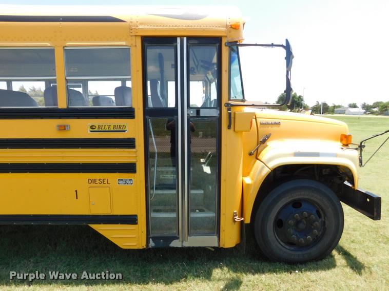 image for item DB9422 2002 Chevrolet B7 Blue Bird school bus