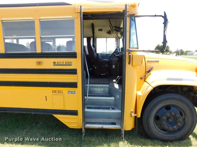 image for item DB9422 2002 Chevrolet B7 Blue Bird school bus