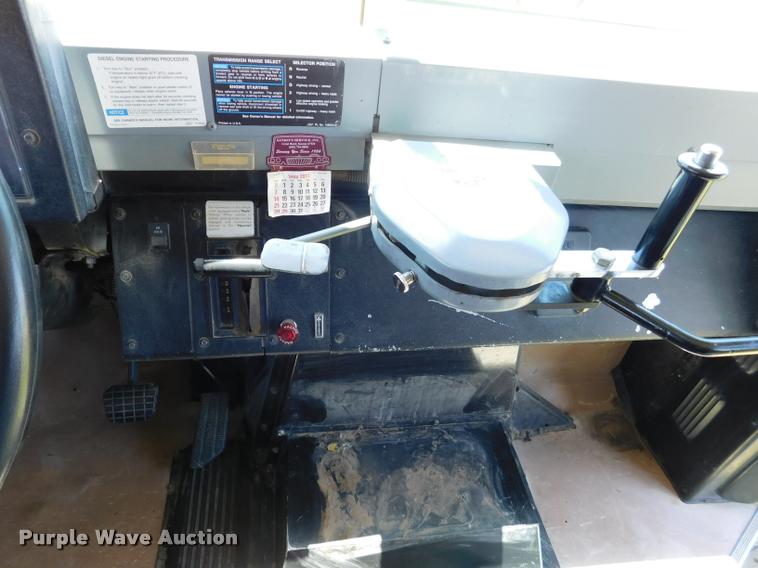 image for item DB9422 2002 Chevrolet B7 Blue Bird school bus