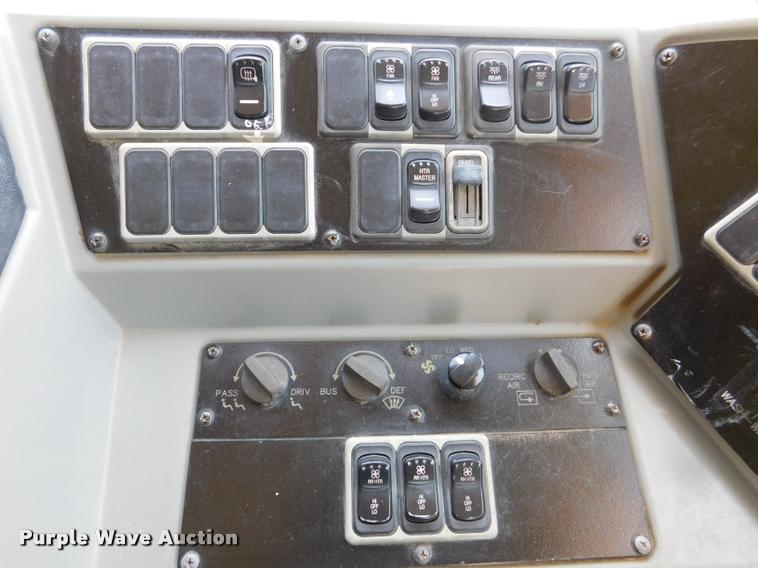 image for item DB9422 2002 Chevrolet B7 Blue Bird school bus