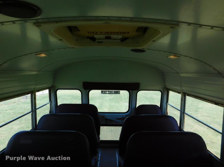 image for item DB9422 2002 Chevrolet B7 Blue Bird school bus