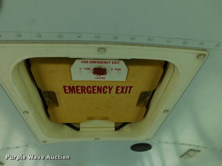 image for item DB9422 2002 Chevrolet B7 Blue Bird school bus