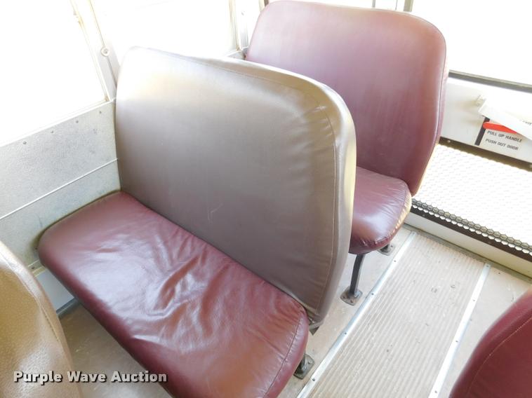 image for item DB9422 2002 Chevrolet B7 Blue Bird school bus