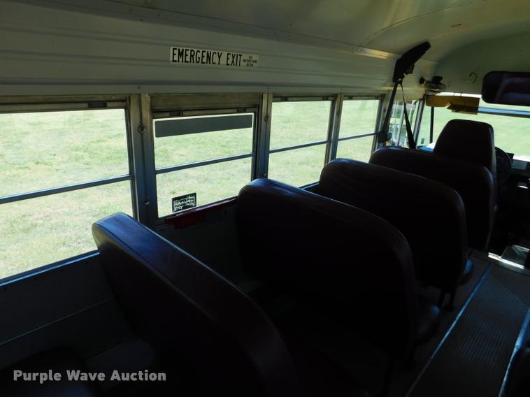 image for item DB9422 2002 Chevrolet B7 Blue Bird school bus