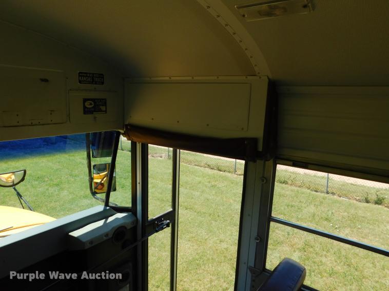 image for item DB9422 2002 Chevrolet B7 Blue Bird school bus