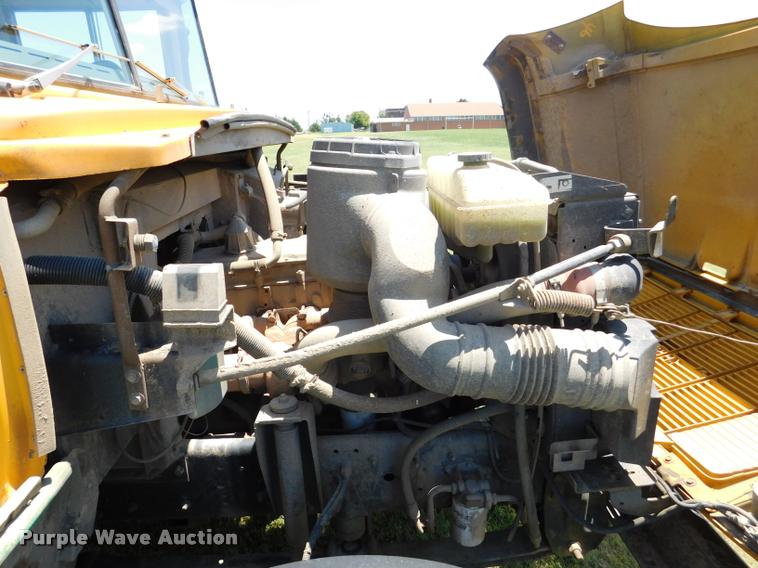 image for item DB9422 2002 Chevrolet B7 Blue Bird school bus