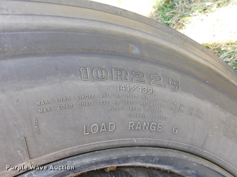 image for item DB9422 2002 Chevrolet B7 Blue Bird school bus