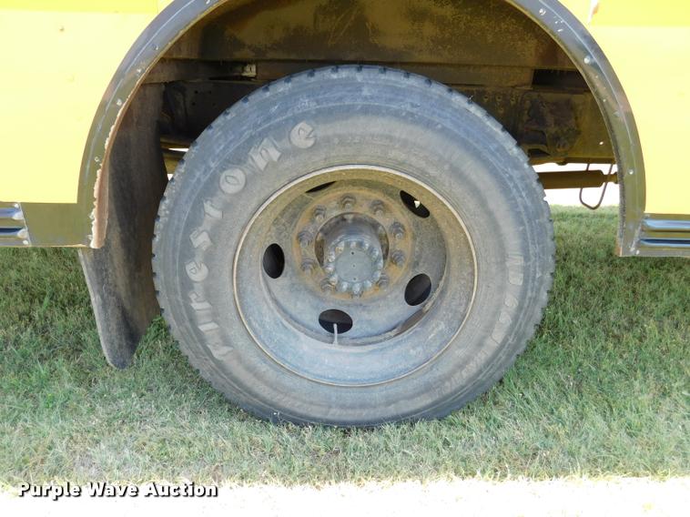 image for item DB9422 2002 Chevrolet B7 Blue Bird school bus