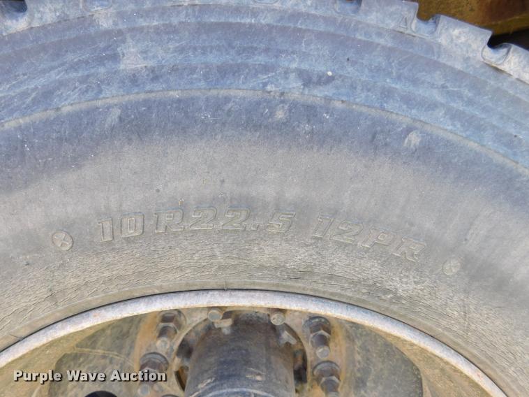 image for item DB9422 2002 Chevrolet B7 Blue Bird school bus