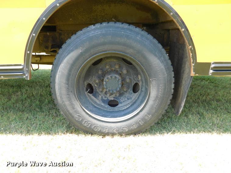 image for item DB9422 2002 Chevrolet B7 Blue Bird school bus