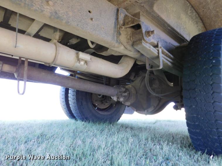 image for item DB9422 2002 Chevrolet B7 Blue Bird school bus