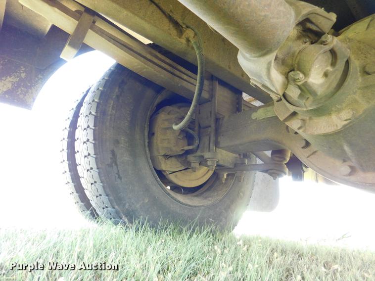 image for item DB9422 2002 Chevrolet B7 Blue Bird school bus