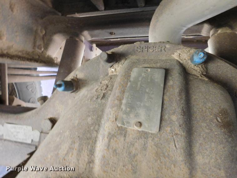 image for item DB9422 2002 Chevrolet B7 Blue Bird school bus