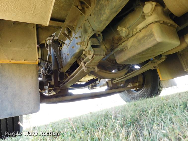 image for item DB9422 2002 Chevrolet B7 Blue Bird school bus