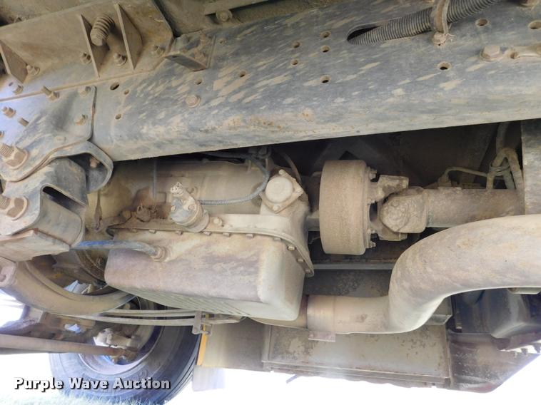 image for item DB9422 2002 Chevrolet B7 Blue Bird school bus