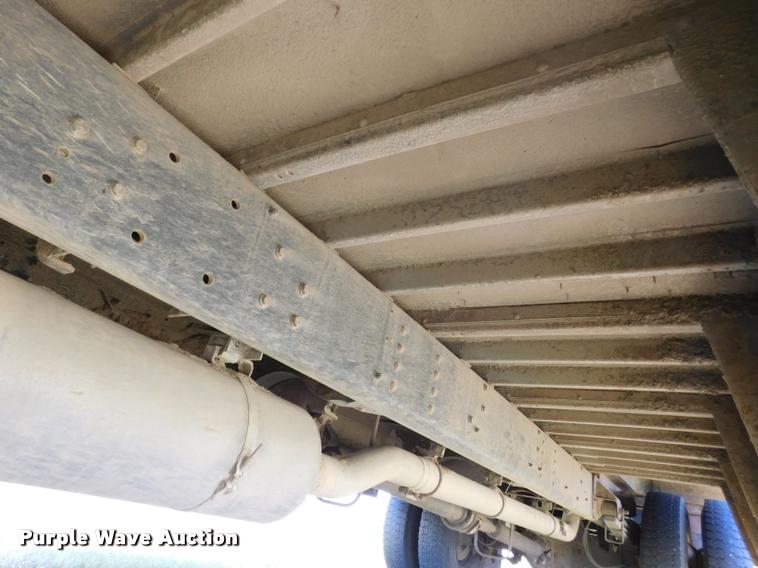 image for item DB9422 2002 Chevrolet B7 Blue Bird school bus