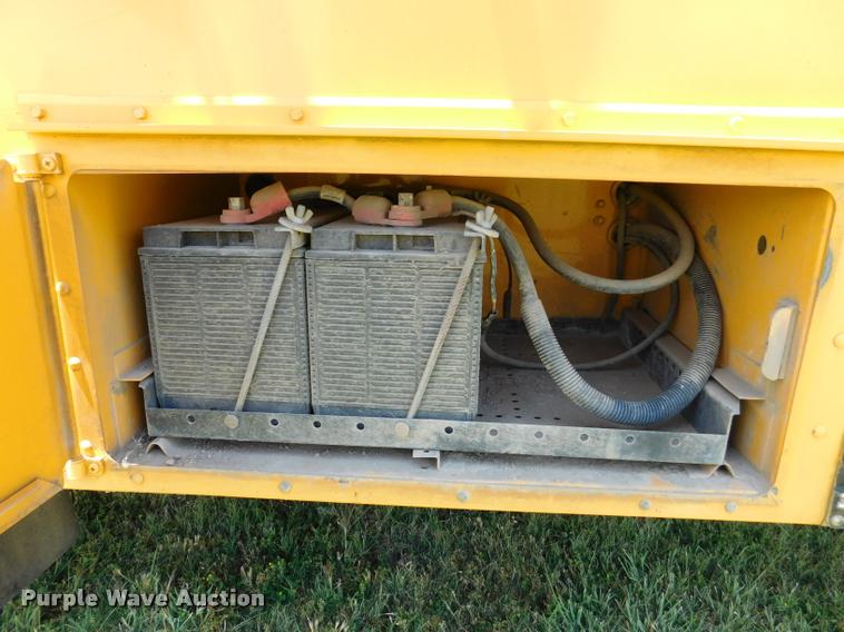 image for item DB9422 2002 Chevrolet B7 Blue Bird school bus