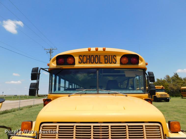 image for item DB9422 2002 Chevrolet B7 Blue Bird school bus