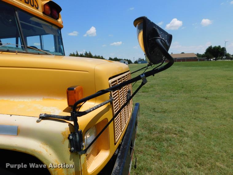 image for item DB9422 2002 Chevrolet B7 Blue Bird school bus