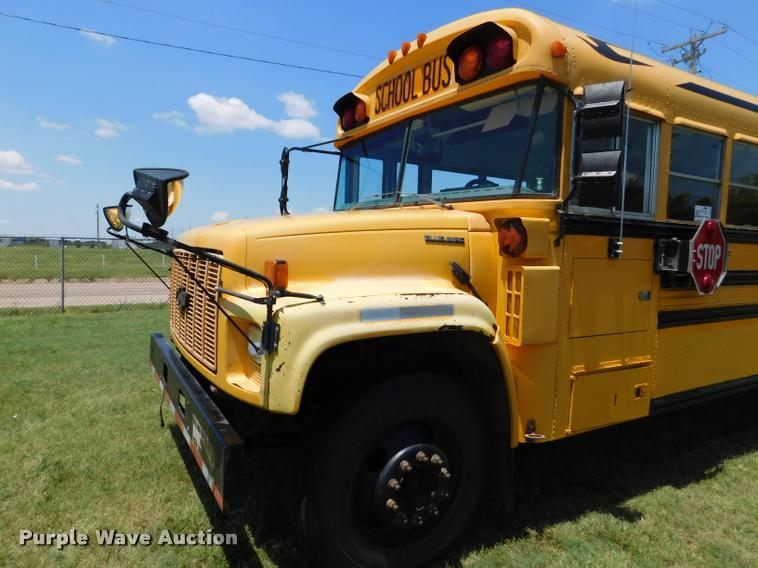 image for item DB9422 2002 Chevrolet B7 Blue Bird school bus