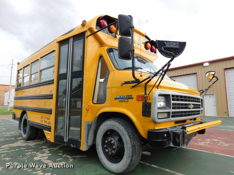 image for item DB9464 1996 Chevrolet G30 school bus
