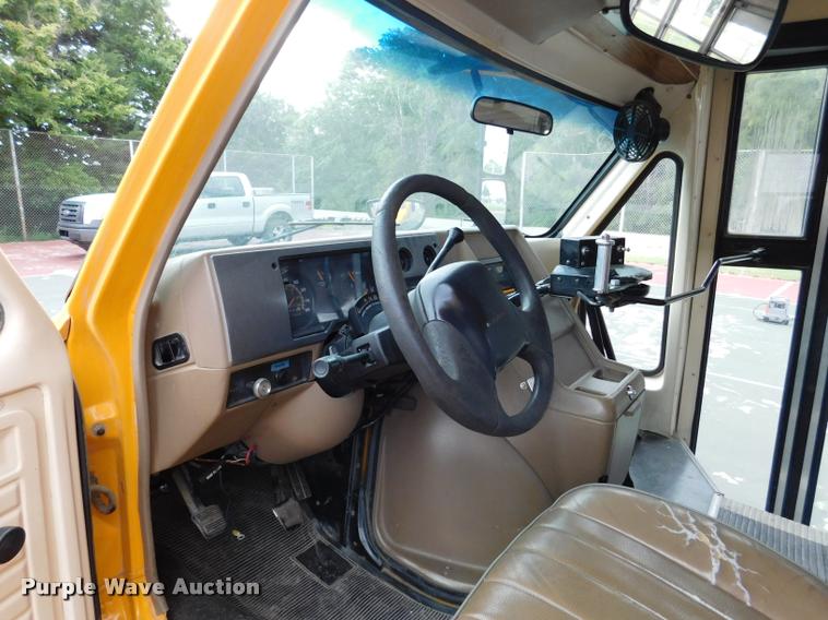 image for item DB9464 1996 Chevrolet G30 school bus