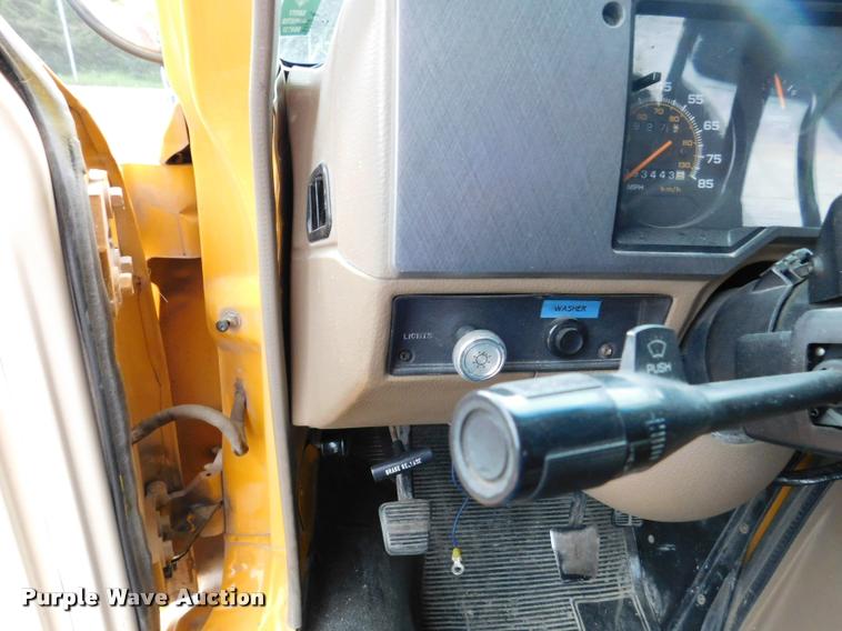 image for item DB9464 1996 Chevrolet G30 school bus