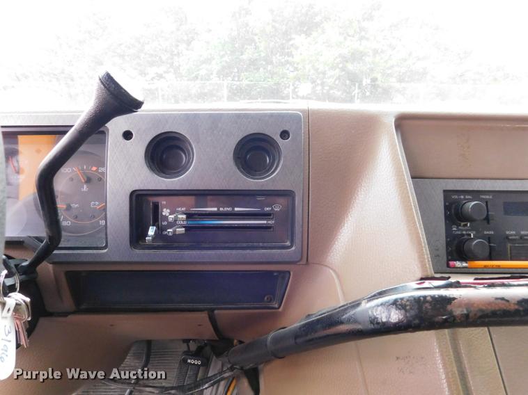 image for item DB9464 1996 Chevrolet G30 school bus