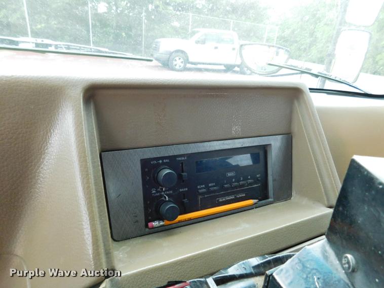 image for item DB9464 1996 Chevrolet G30 school bus