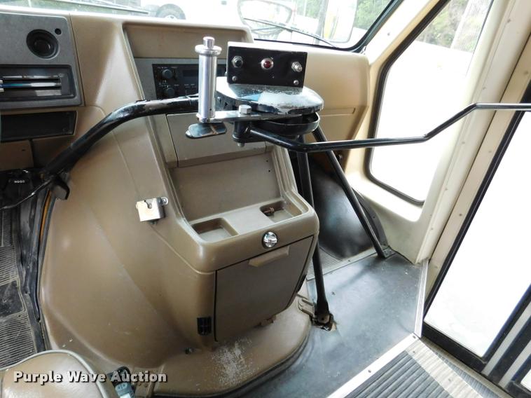 image for item DB9464 1996 Chevrolet G30 school bus