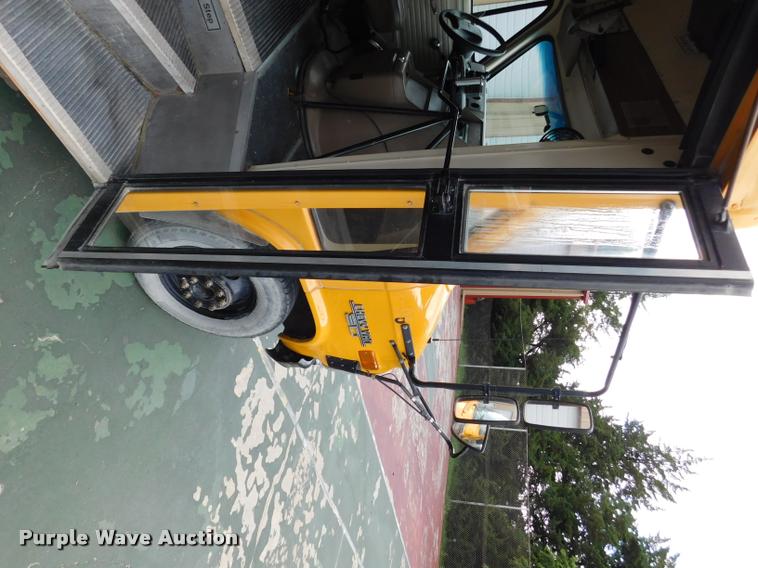 image for item DB9464 1996 Chevrolet G30 school bus
