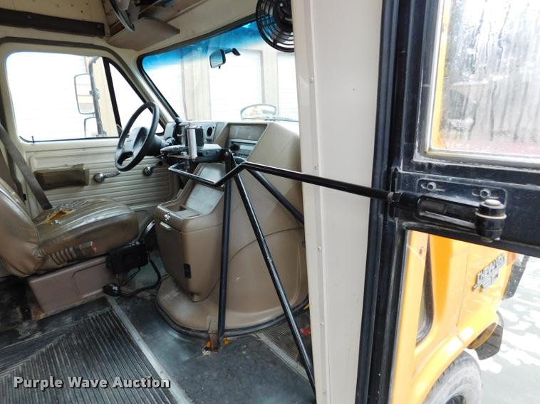 image for item DB9464 1996 Chevrolet G30 school bus