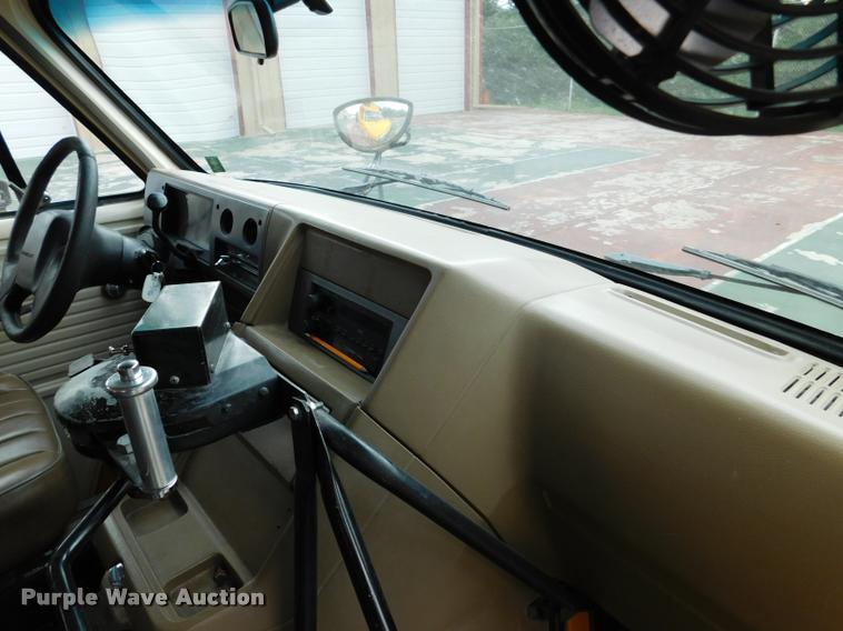 image for item DB9464 1996 Chevrolet G30 school bus