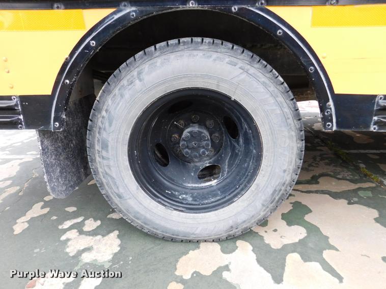 image for item DB9464 1996 Chevrolet G30 school bus