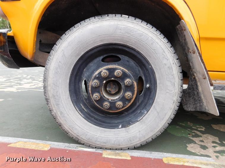 image for item DB9464 1996 Chevrolet G30 school bus