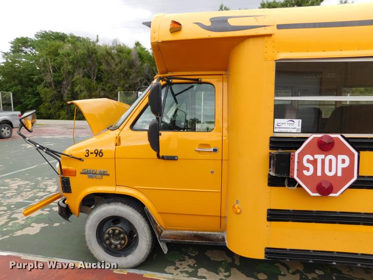 image for item DB9464 1996 Chevrolet G30 school bus