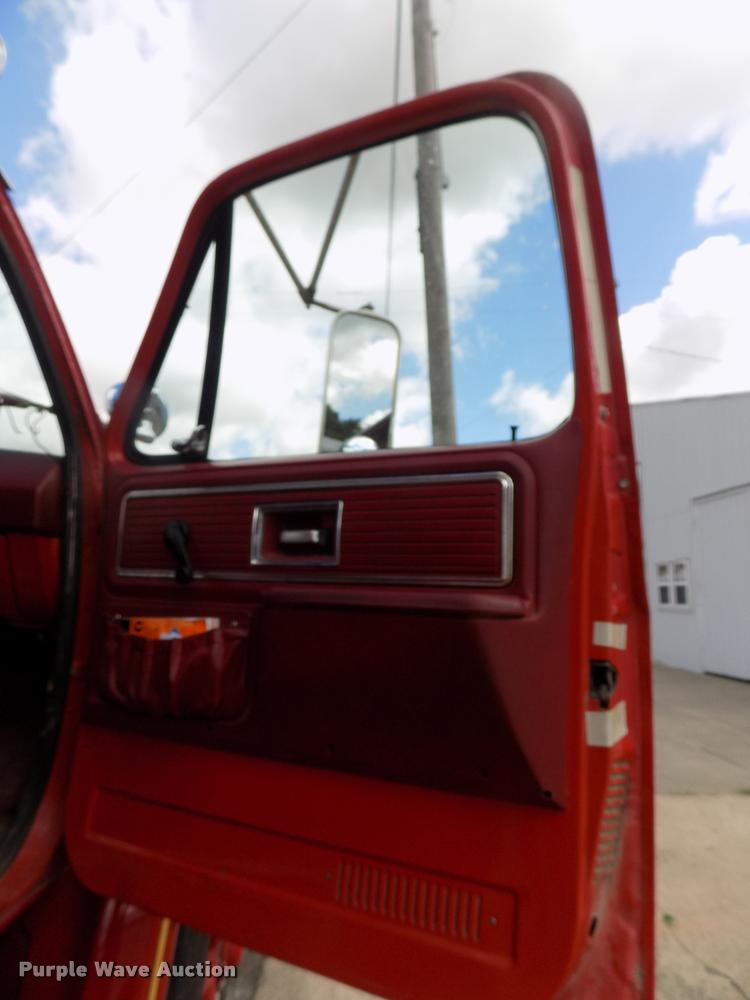 image for item DC4986 1980 GMC 7000 fire truck