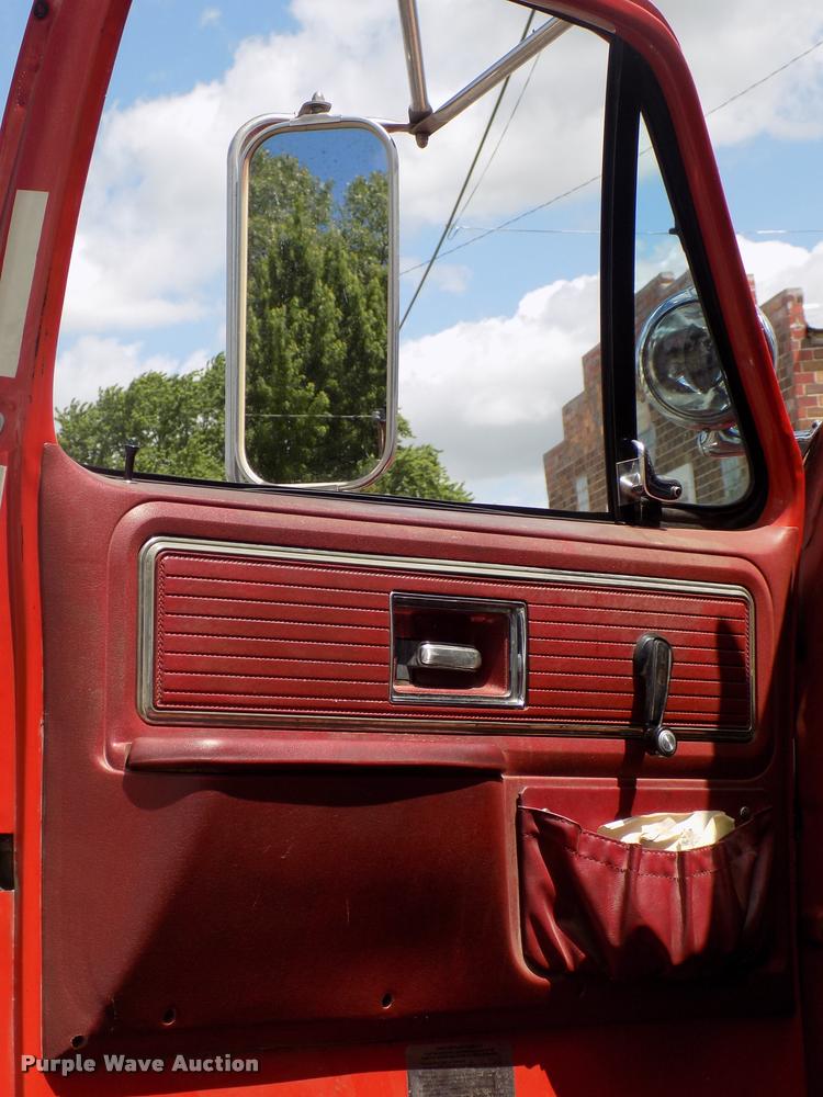 image for item DC4986 1980 GMC 7000 fire truck